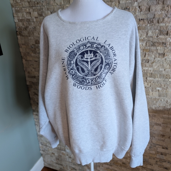 None Tops - Vintage Marine Biological Laboratory Woods Hole Grey Crewneck XL Coastal